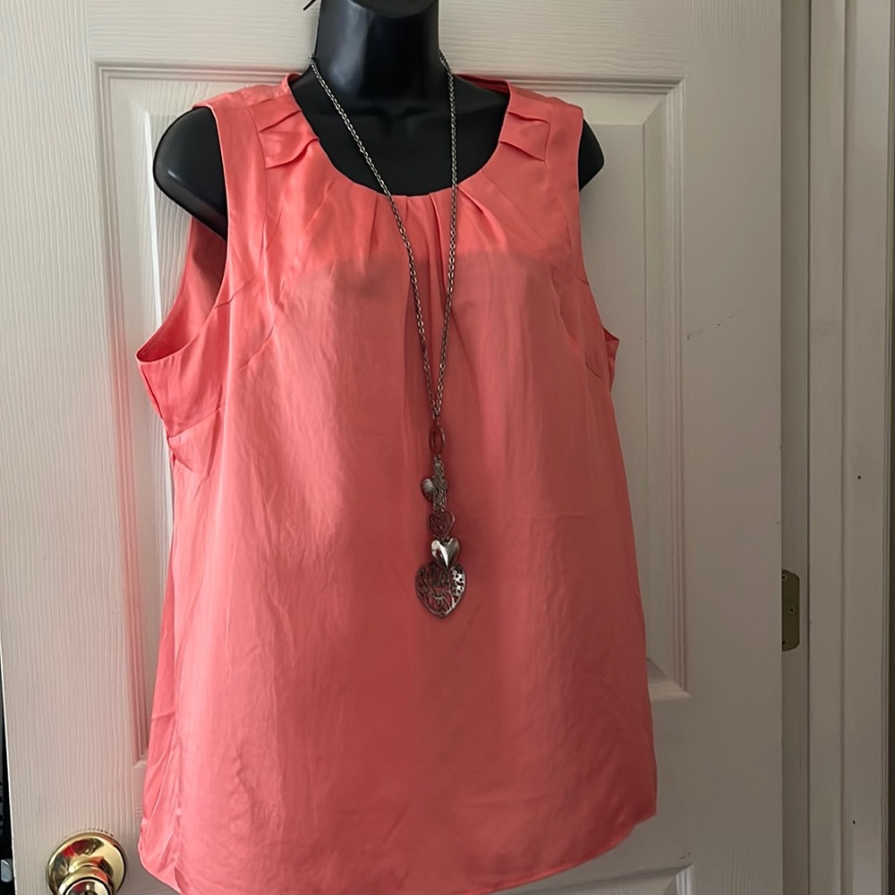 Dana Buchanan Woman's Sleeveless Blouse
